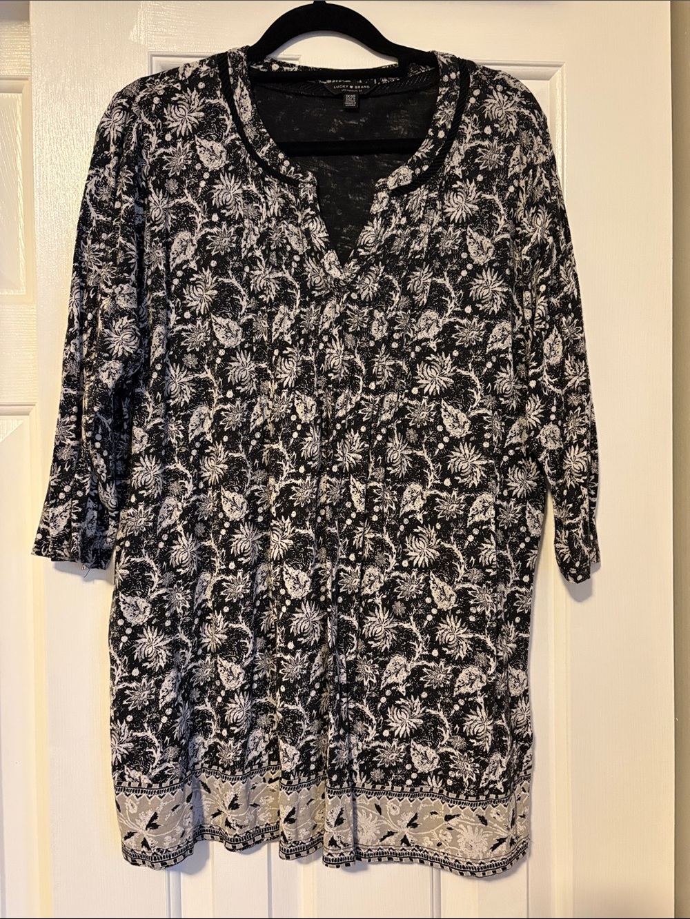 Lucky Brand Black & White Floral Tunic Top